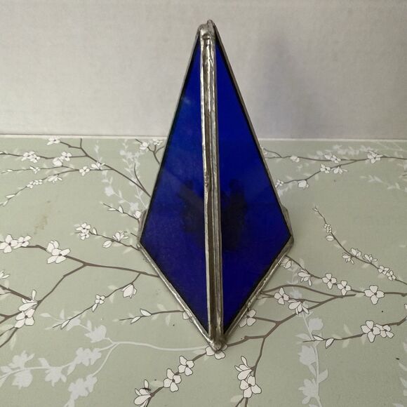 Vintage Christmas Carolers Handmade Stained Glass 5” Decoration - Picture 4 of 6